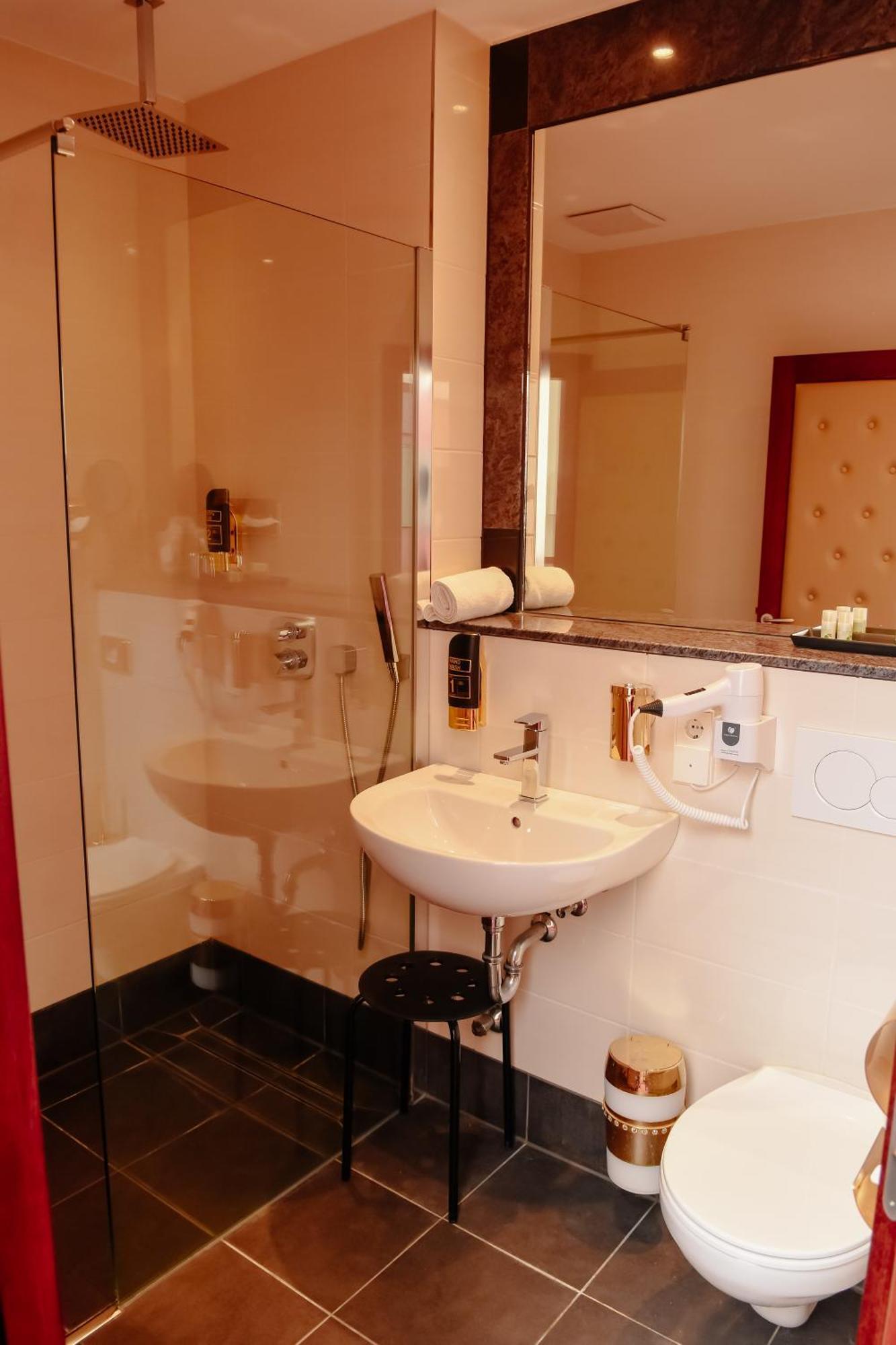 Hotel Residenz Babenhausen Buitenkant foto